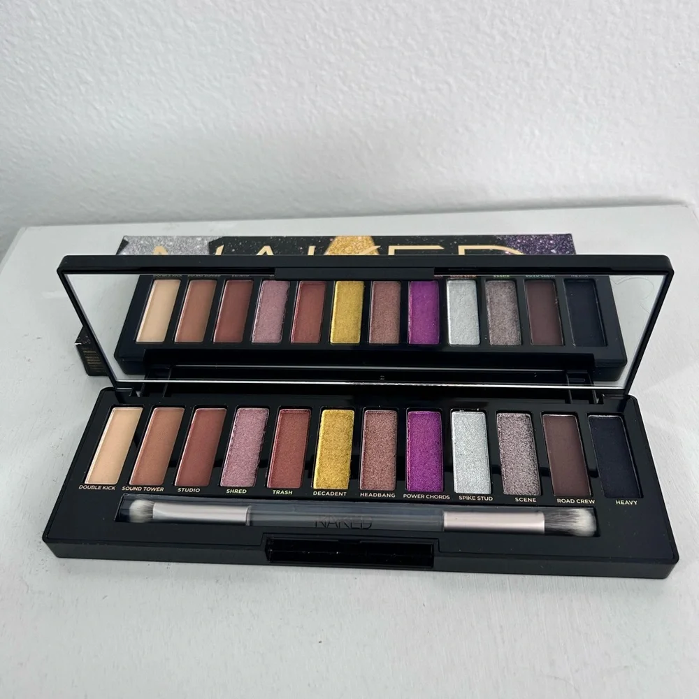 Urban Decay Naked Metal Mania 12 Eye Shadow Palette with double side applicator